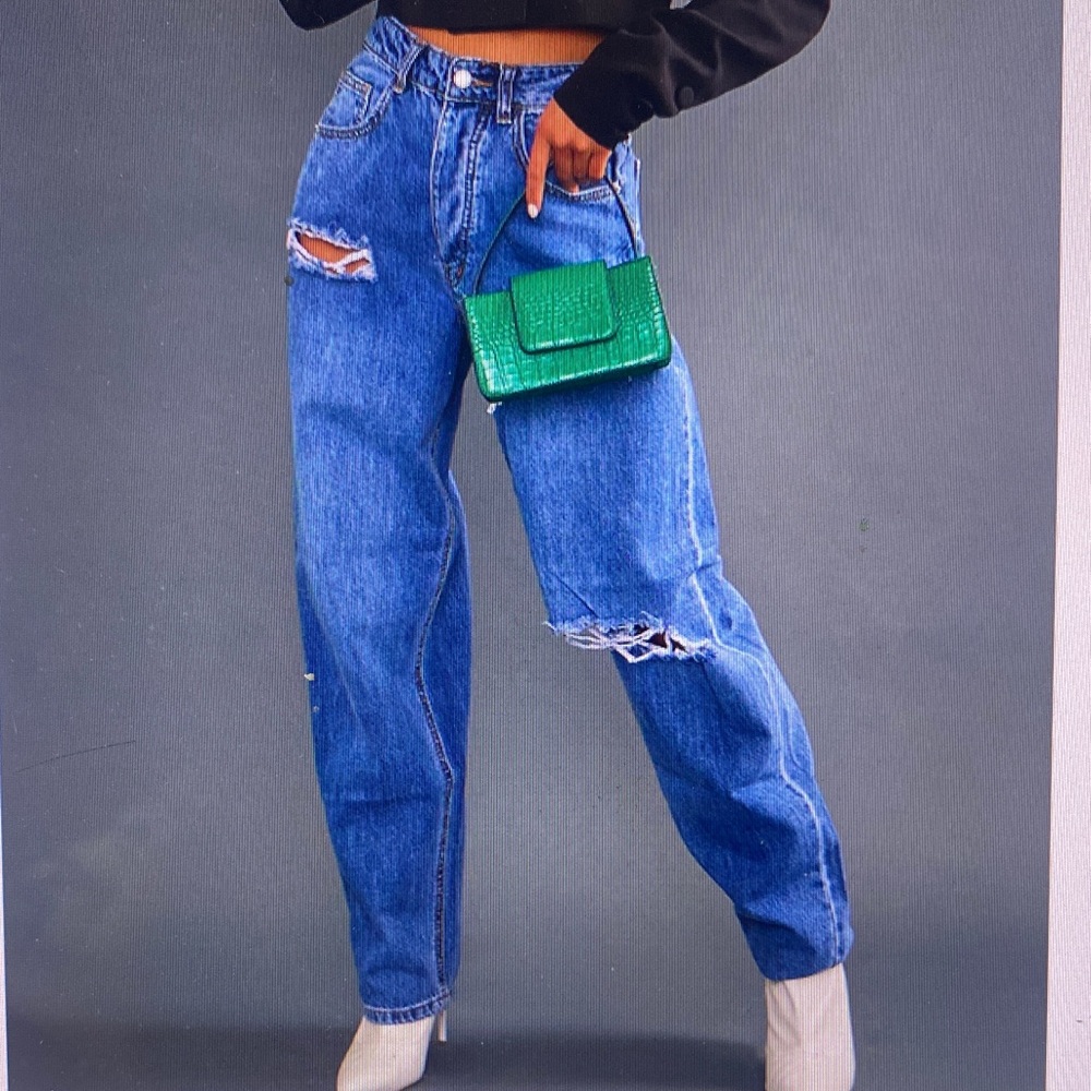 Petite Women's Blue Distressed Jeans